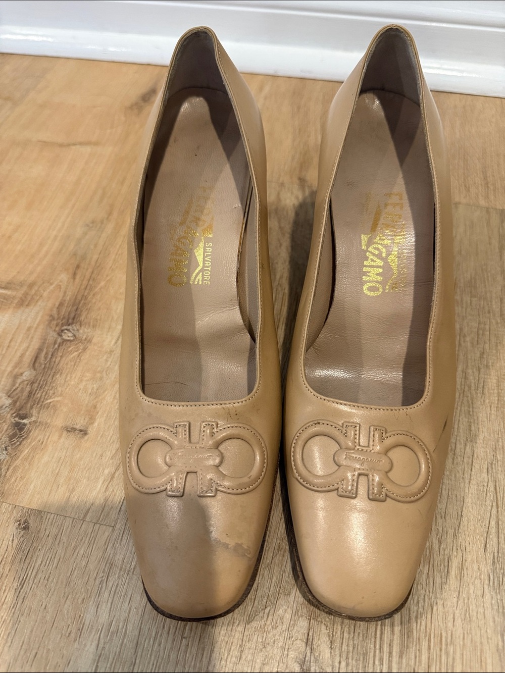 Salvatore Ferragamo Beige Leather Logo-Embellished Pumps